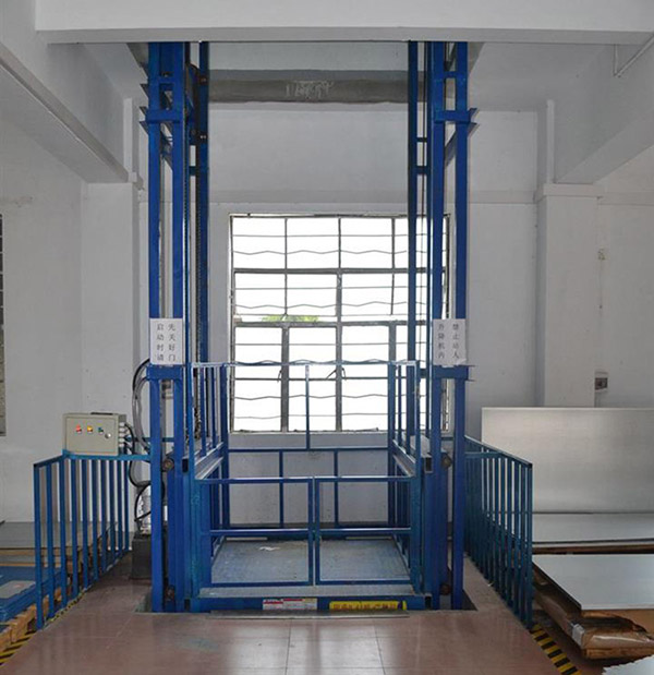 导轨式升降机用的什么导轨？