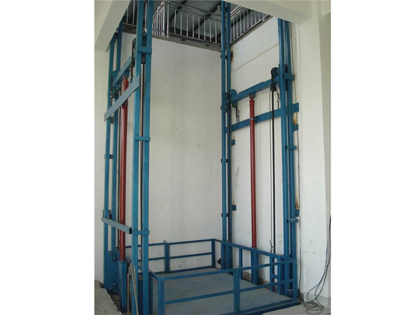 使用导轨式升降货梯应该注意的事项